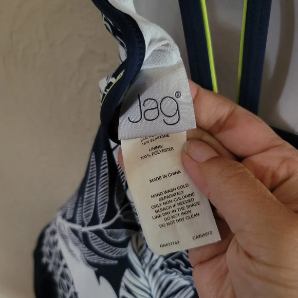 Jag,Leafy Escape Double Strap One Piece Swimsuit One-Piece Swimsuit, Size Medium - Picture 5 of 7